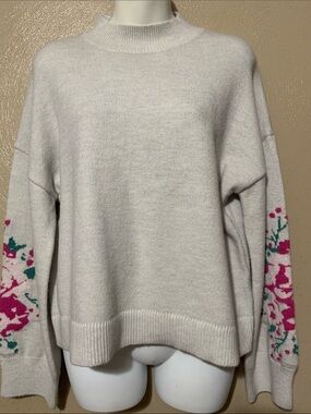11. Belldini M Heather Light Gray Floral-Pink Embroidered Turtleneck Sweater NWT